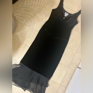 Robbie Bee Vintage Black Velvet Elegant Holiday Dress With Sheer Trim